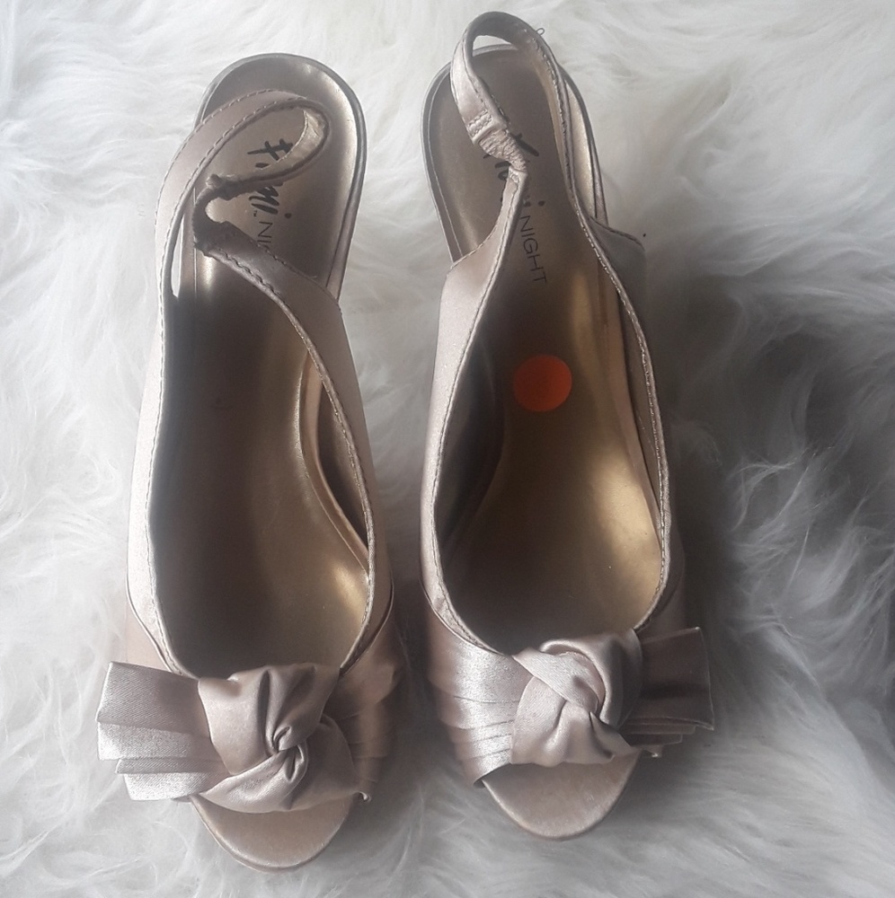 ✨FIONI NIGHT SHOES SIZE -8W✨